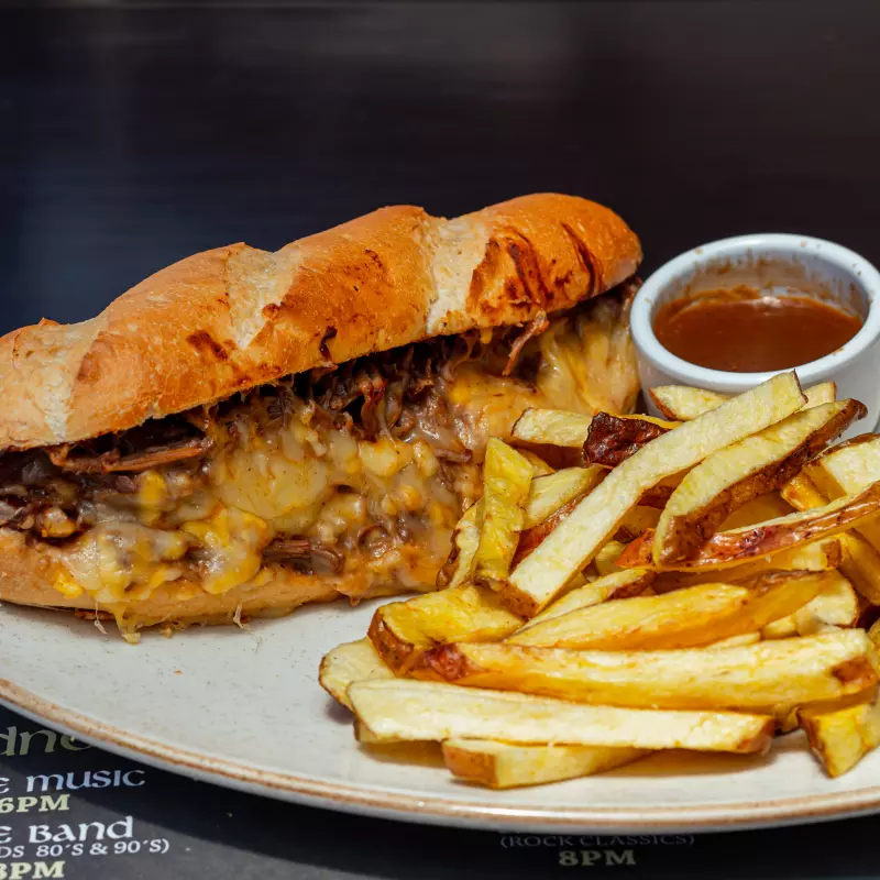 Philly Steak & Cheese Sándwich