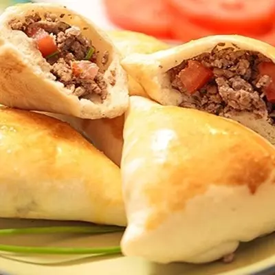 Esfiha fechada de Carne