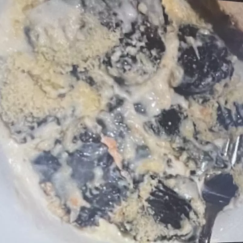 Raviolon de Salmón con crema