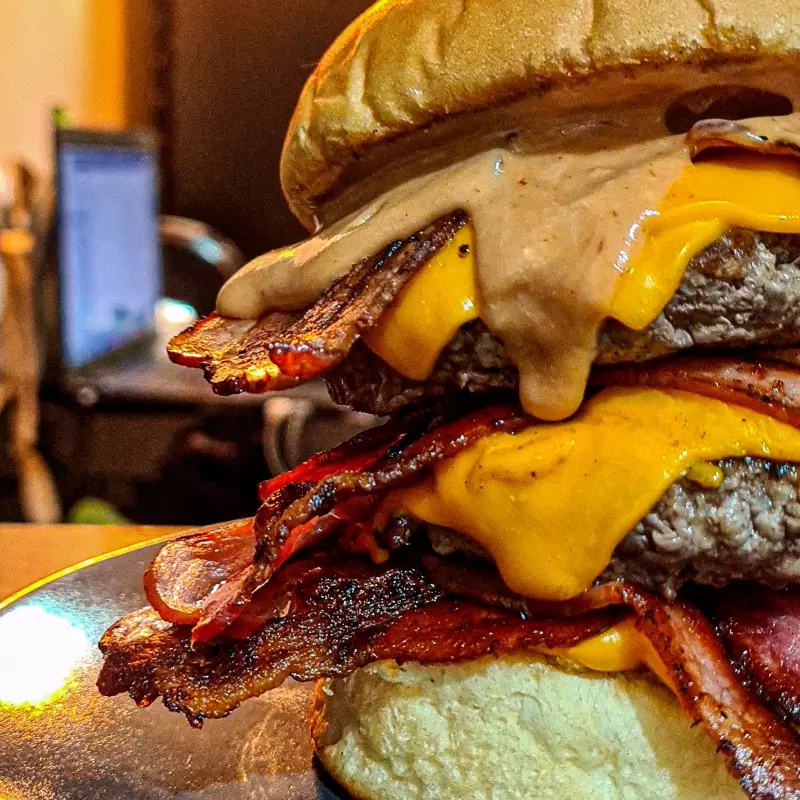 Meu Burguer Mega (O mata-fomes)