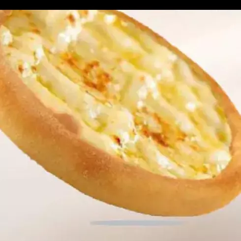 Esfiha de quatro queijos