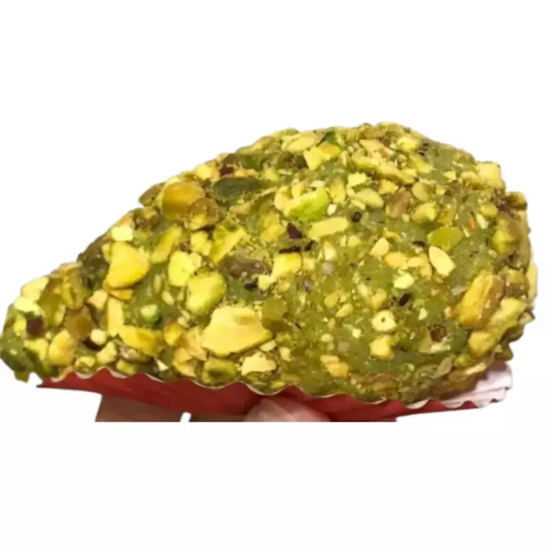 Coxinha de pistache com morango