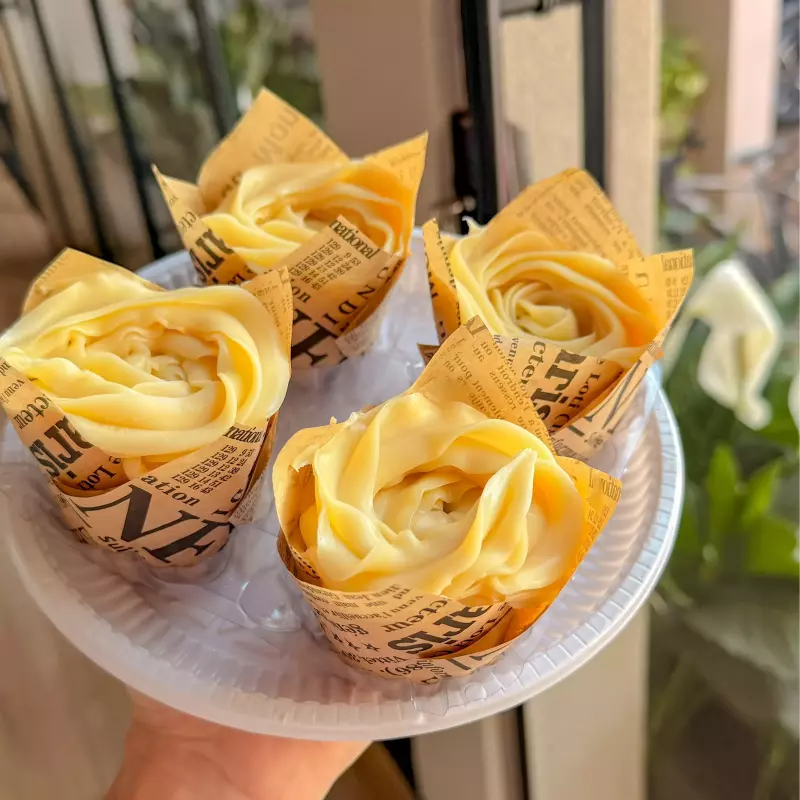 Cupcake geléia de morango e ninho