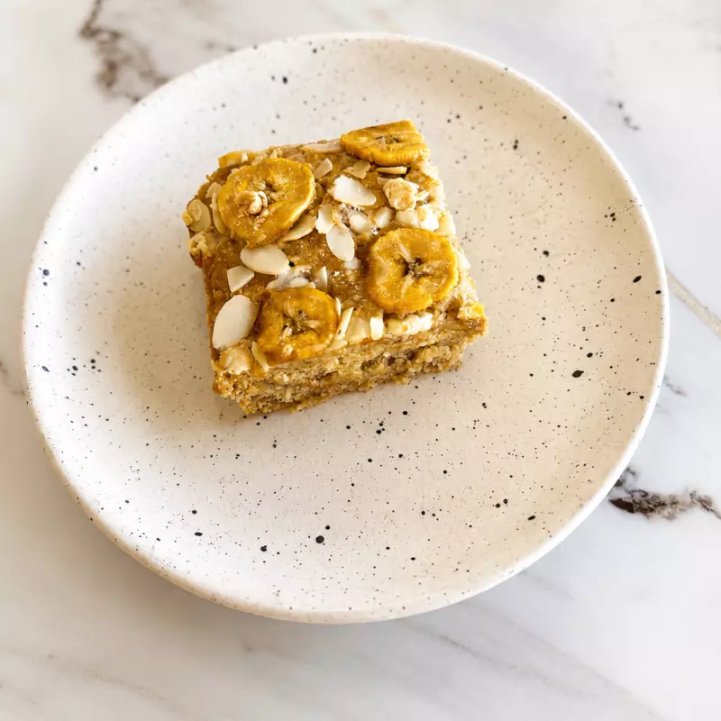 Blondie de plátano y almendra