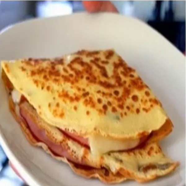 Crepe Salame e Queijo