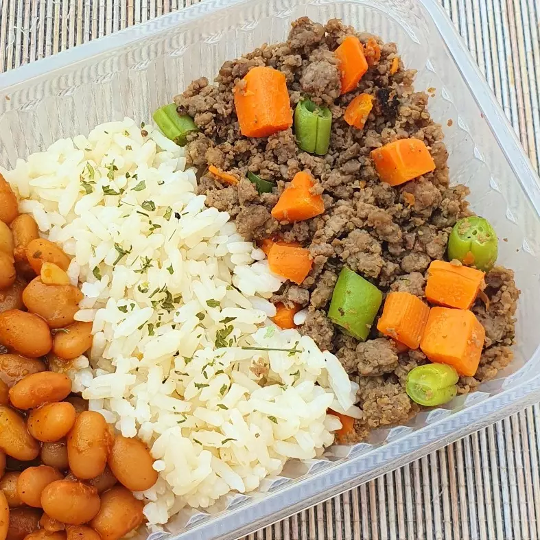 Carninha Moída c/ Arroz e Feijão