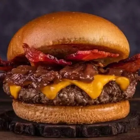 Burger Cheddar Bacon & Caramelizada