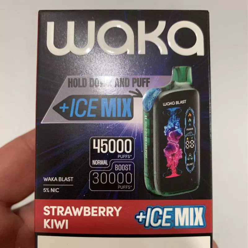 Waka- Strawberry kiwi + ice 🥝🍓🧊