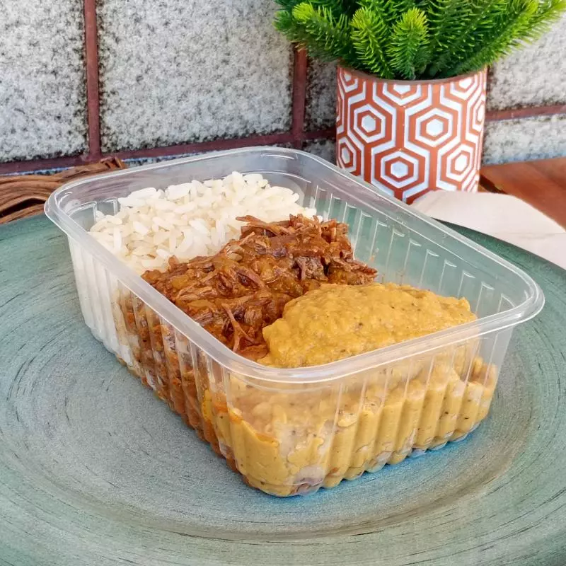 Carne panela c purê de banana