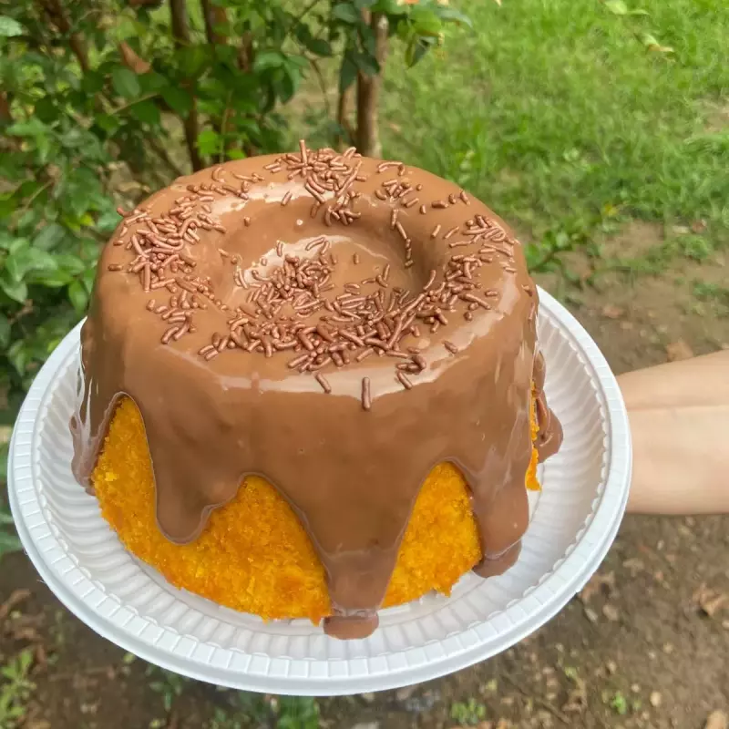 Bolo de Cenoura Médio