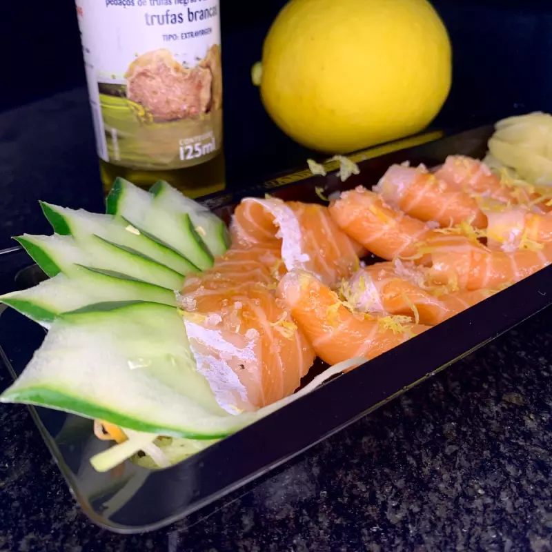 Sashimi de barriga de salmão