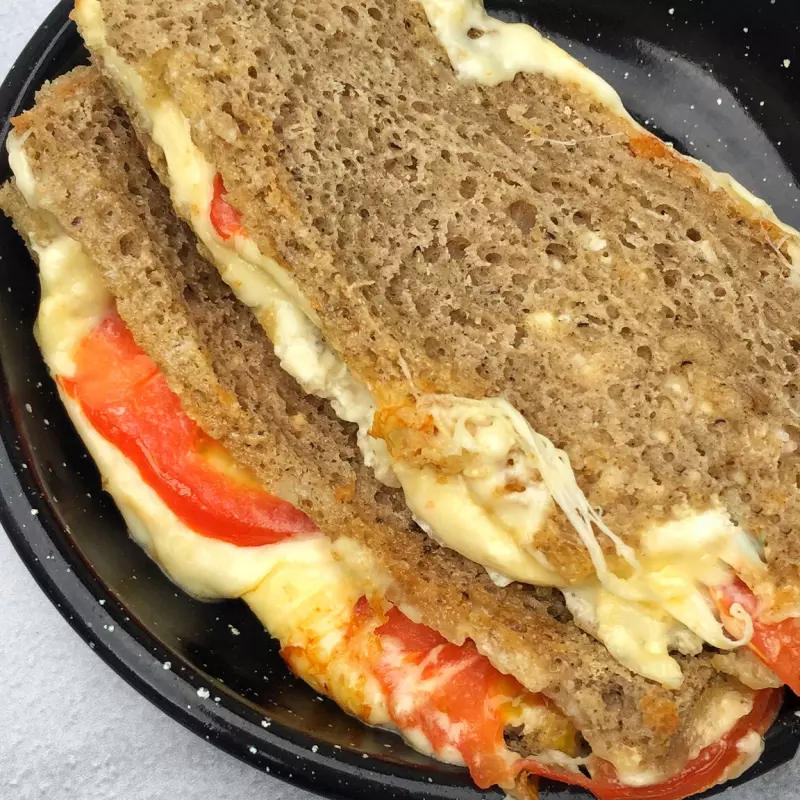 2 Sanguchitos de miga XL tostados