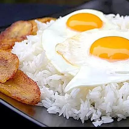 Arroz a la cubana (2 huevos)