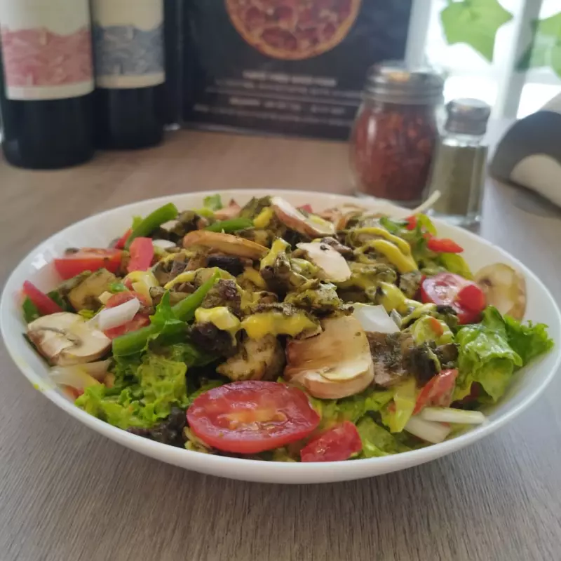 Ensalada Pollo con Champiñones