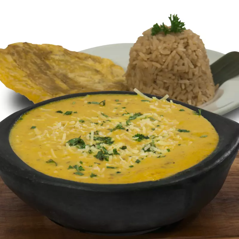 CAZUELA CON CAMARONES