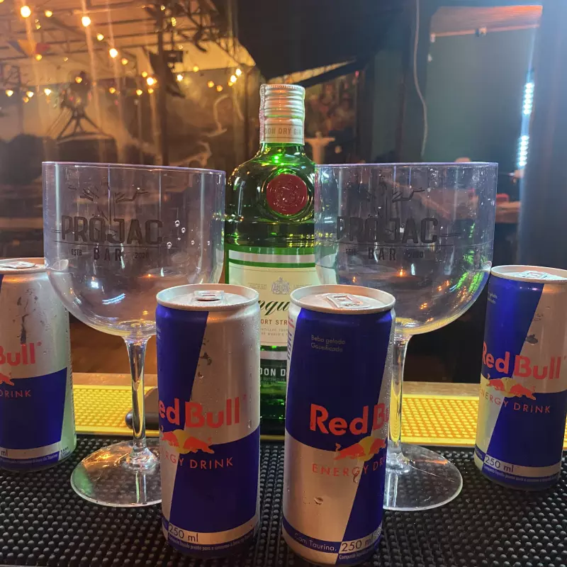 TANQUERAY + 4 RED BULL 250ml