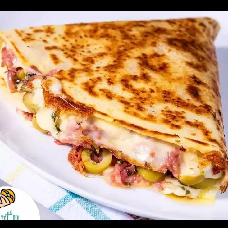 Crepe Frango com queijo e bacon