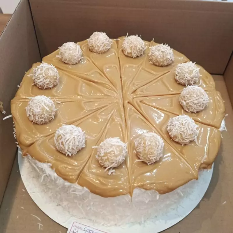 FATIA COCADA COM DOCE DE LEITE