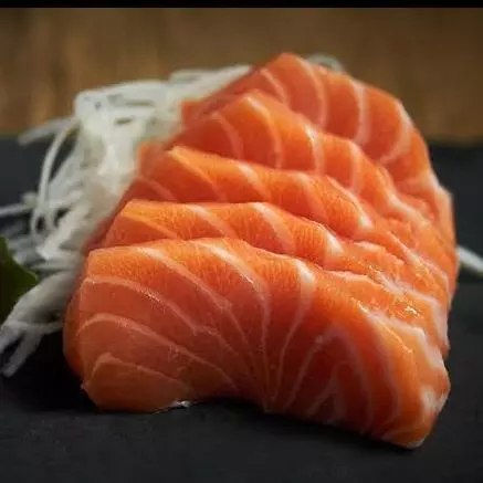 4 Sashimi Sashimi de salmão