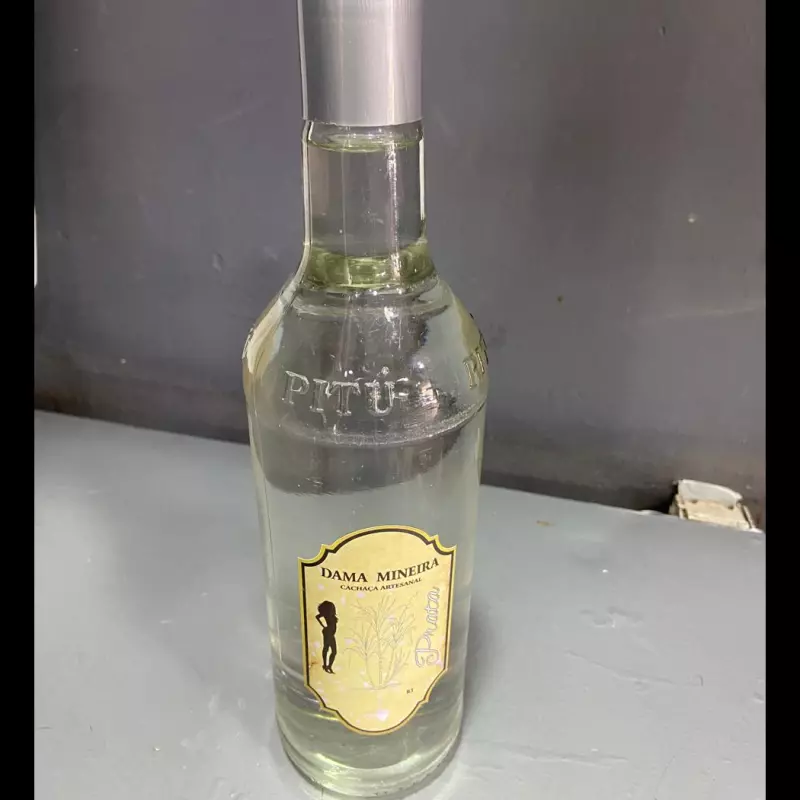 Cachaça Dama Mineira Prata