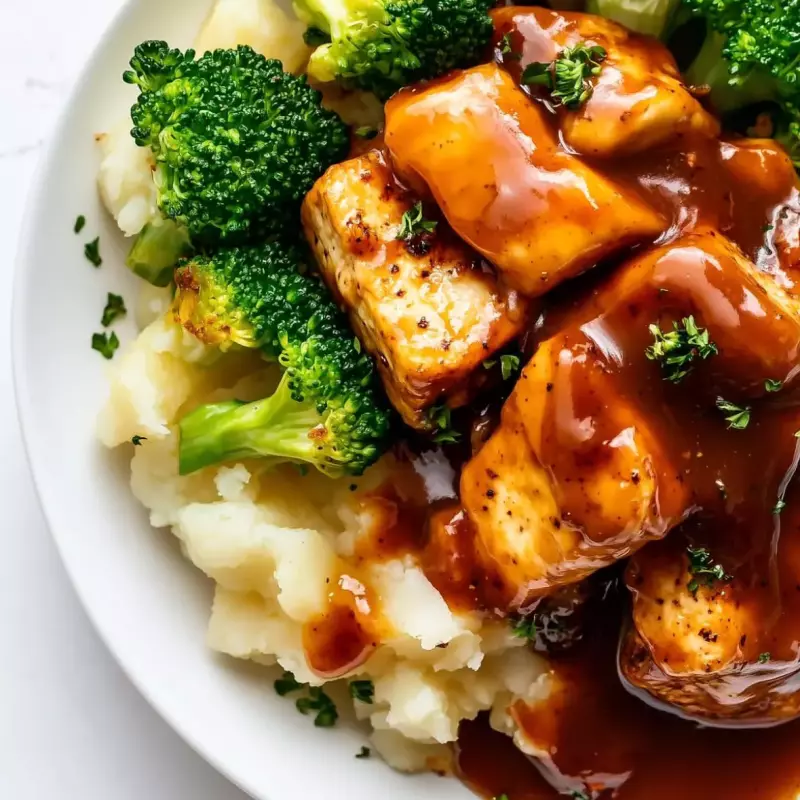 Frango, Brócolis Molho Shoyu e Purê