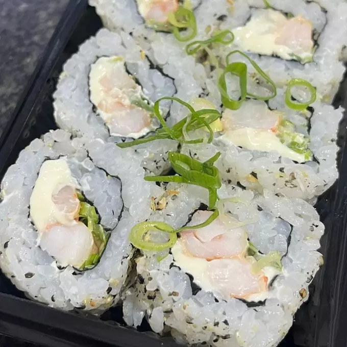 Uramaki ebi filadélfia