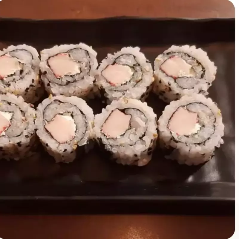 Uramaki kani (8 unidades)
