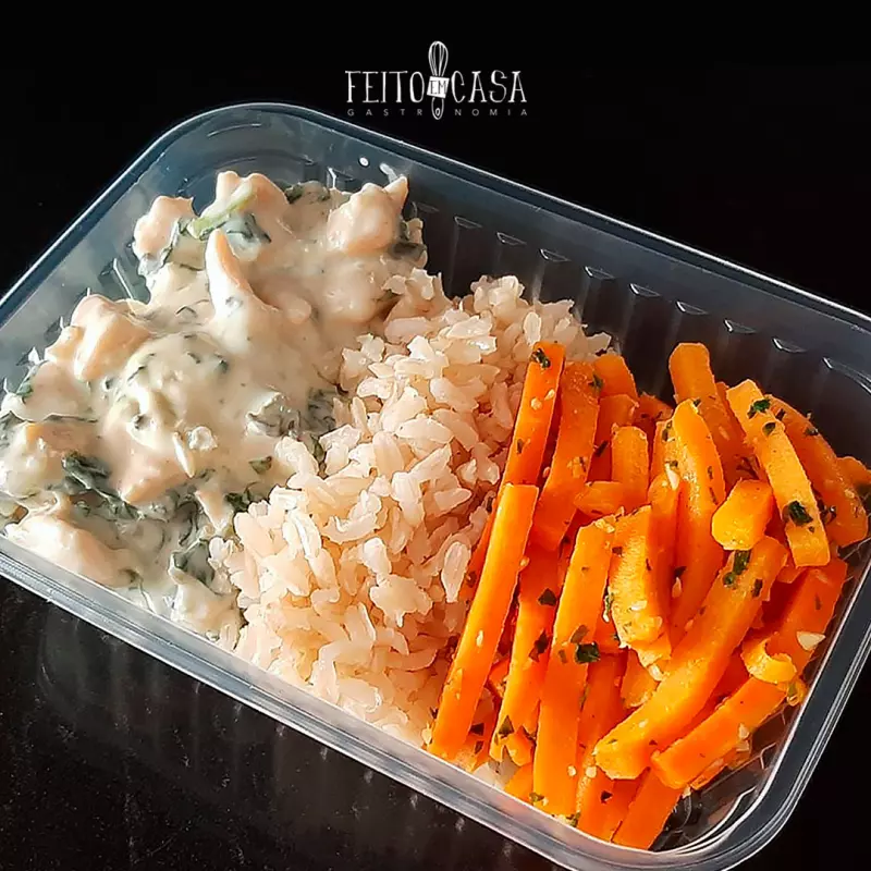 *Cubinhos de frango com espinafre...