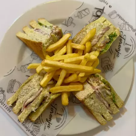 Sándwich Club House