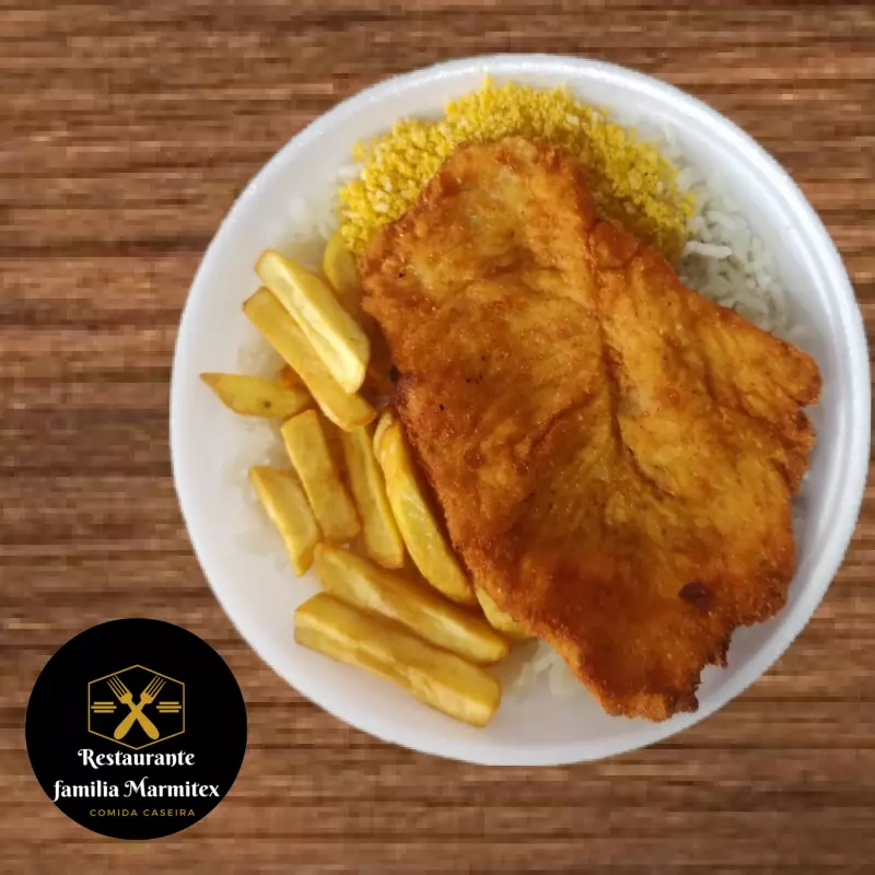 Filé de frango empanado