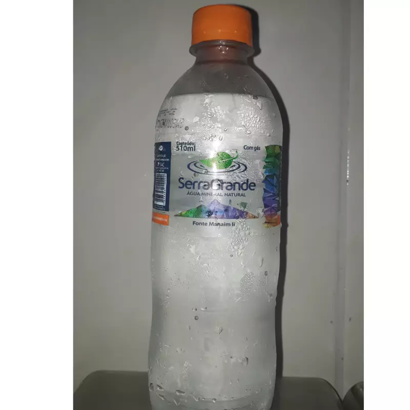 agua com  gas
