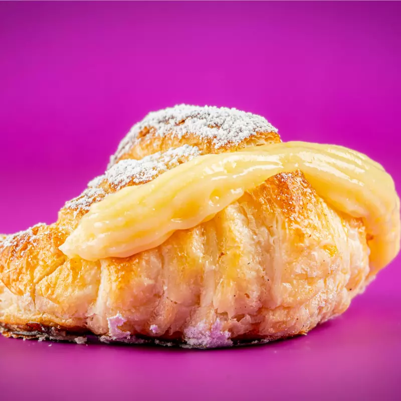 Medialuna Con Crema Pastelera