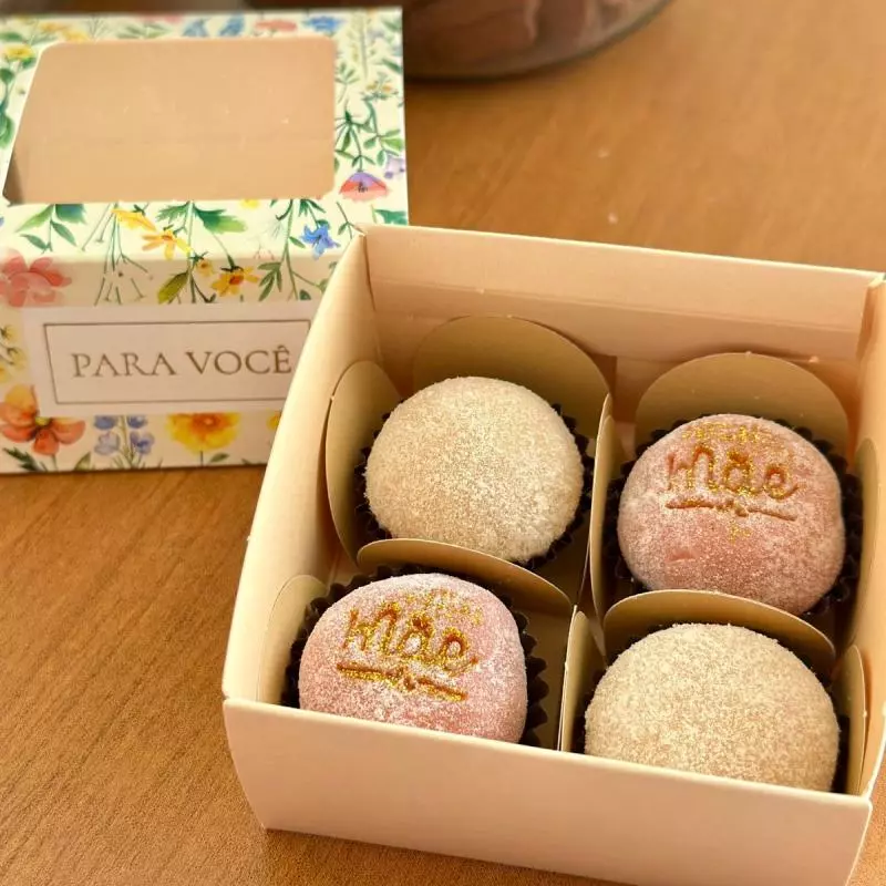 Caixa c/4 brigadeiros - Dia das Mães