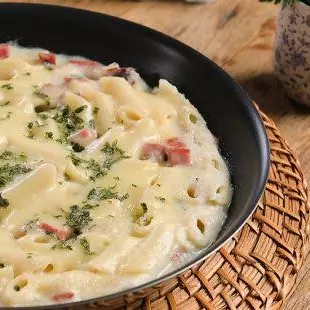 Penne ao molho nata