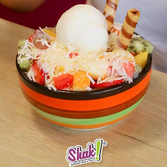 Ensalada de Frutas con Helado