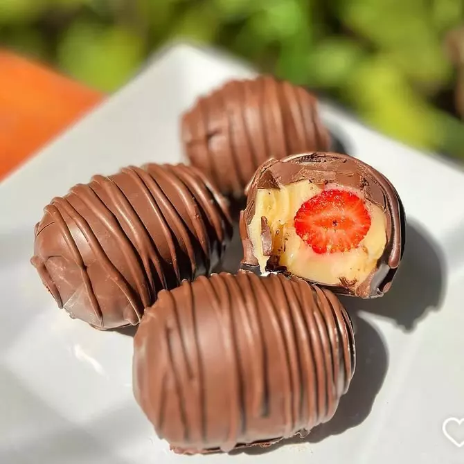 SURPRESA DE MORANGO  CHOC. PRETO