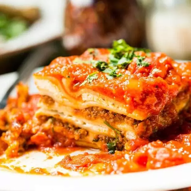 QUINTA - LASANHA COM FRITAS