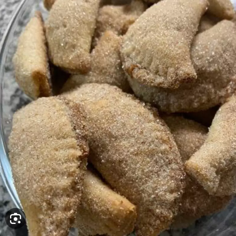 Empanadas de cajeta, coco nuez