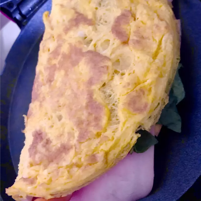 Omelette  de jamón de pavo