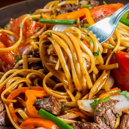TALLARIN SALTADO DE CARNE