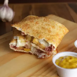 PASTEL CHARQUE C/ BANANA DA TERRA