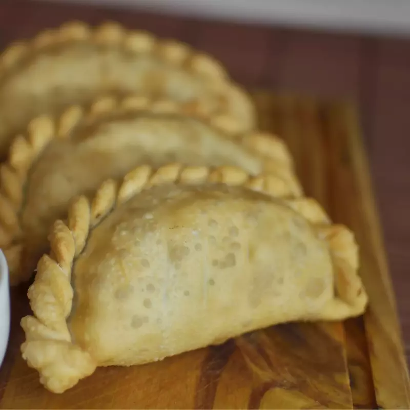 empandas de carne fritas  4unidades
