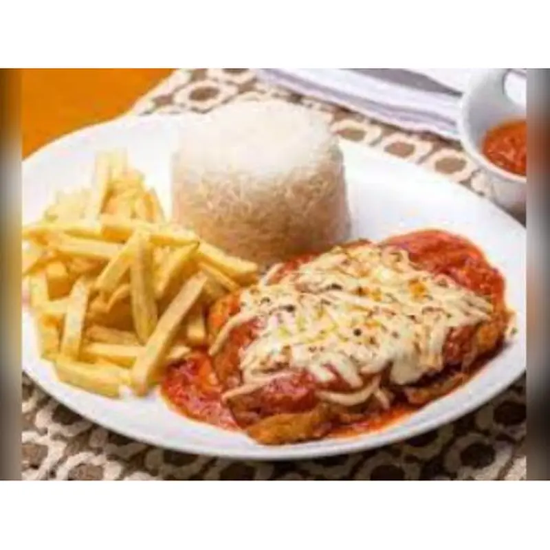 Bife(carne) à Parmegiana com Fritas.