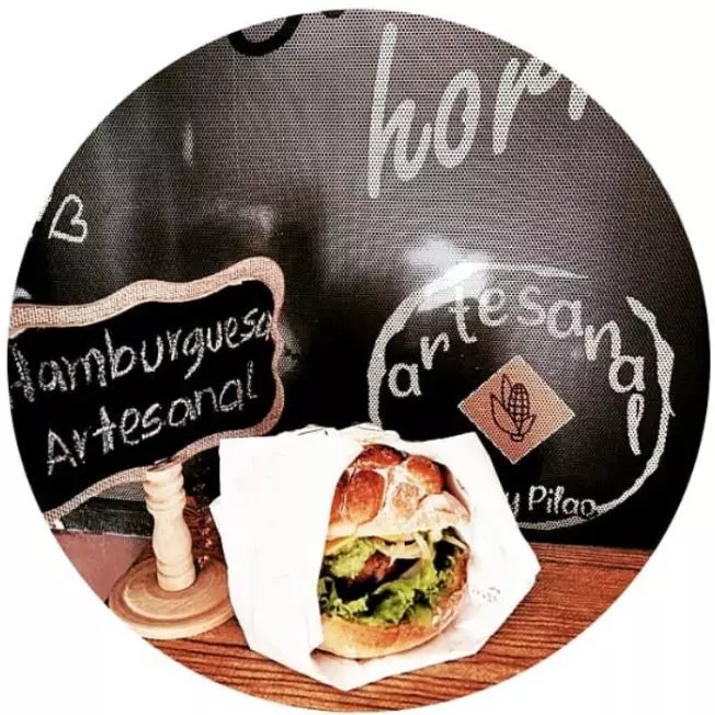 Hamburguesa artesanal de pollo