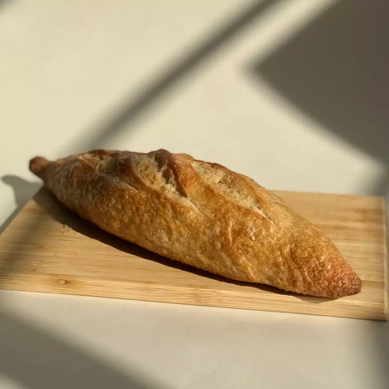 BAGUETTE  MASA MADRE 23 CMVEGAN+CAFE