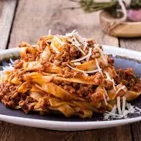 Fettuccine à bolonhesa com bacon