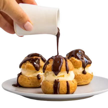 Profiteroles com Calda de Chocolate