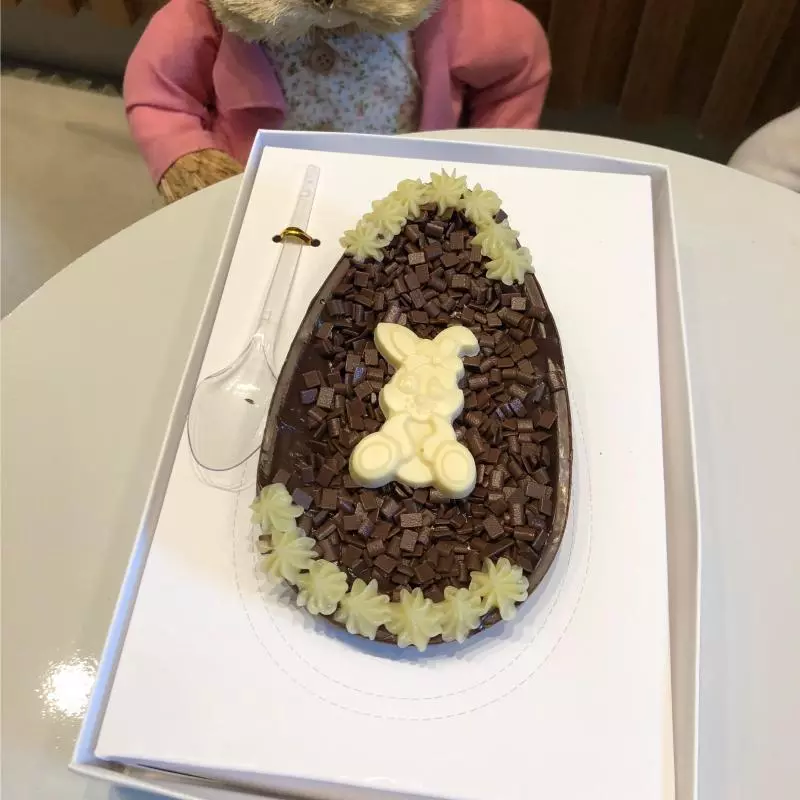 Ovo de Colher Brigadeiro