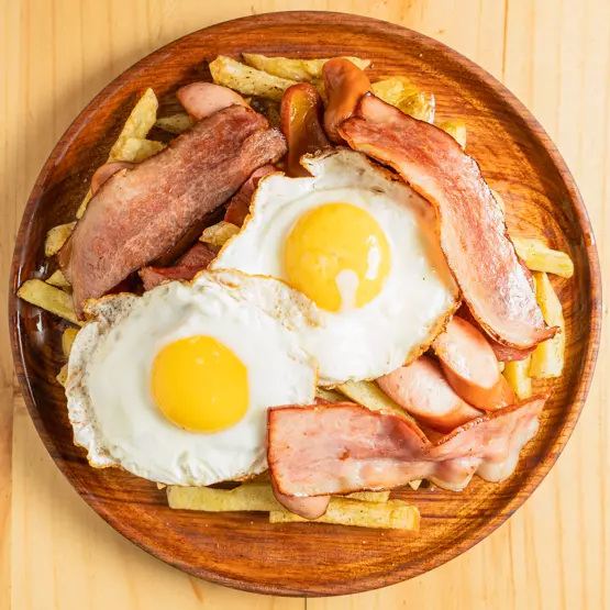 Salchipapa Americana