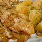 6450 - Frango Acebolado c/ Batata St